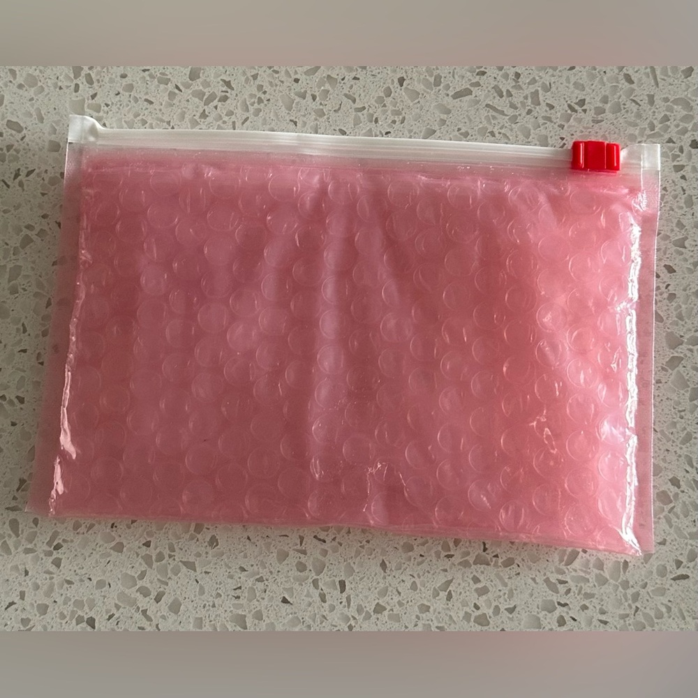 Brand new makeup pouch (glossier)